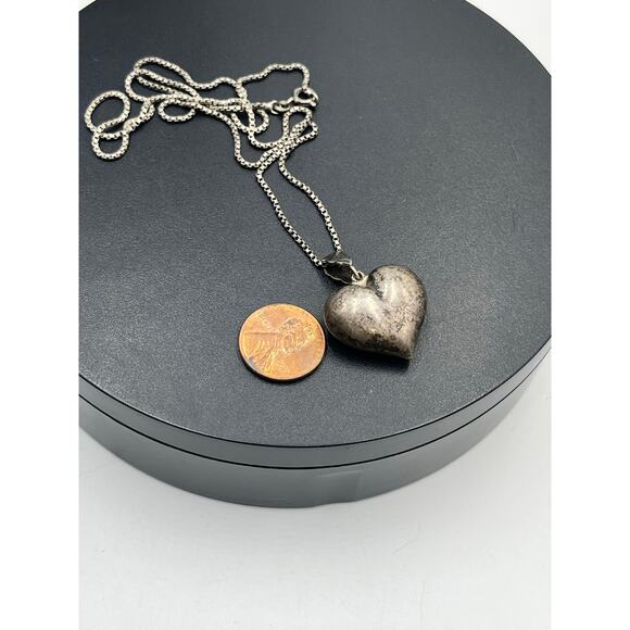 Vintage Oxidized Sterling Silver 3D Puffy Heart Pendant Box Chain Necklace - Picture 8 of 10